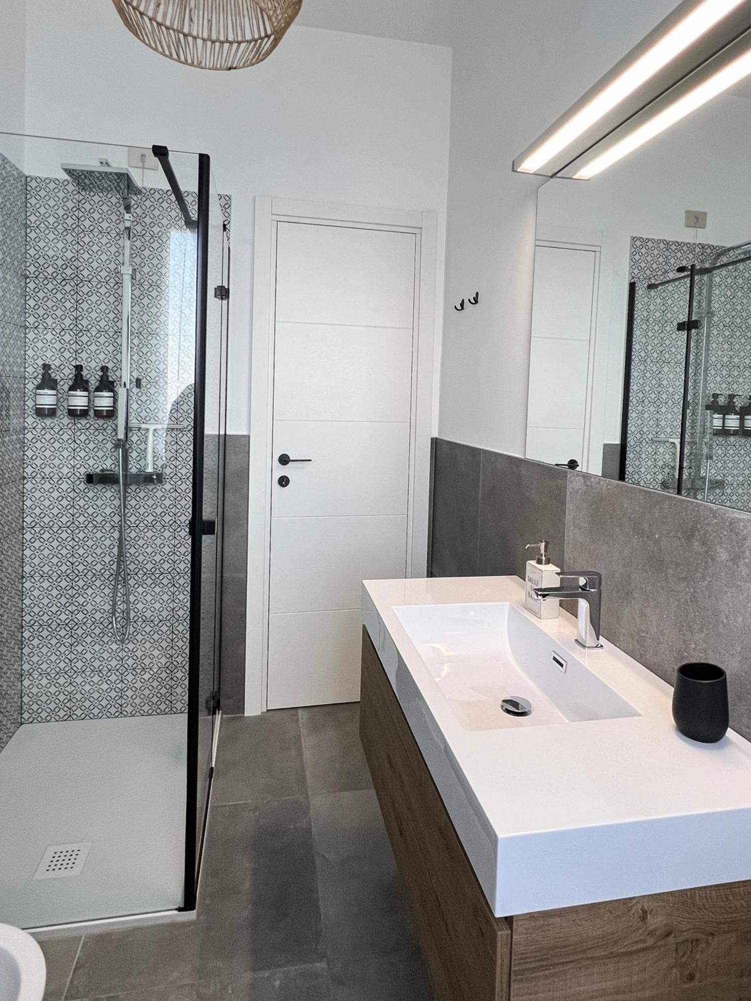 Verona Uptown Mood Apartment ภายนอก รูปภาพ